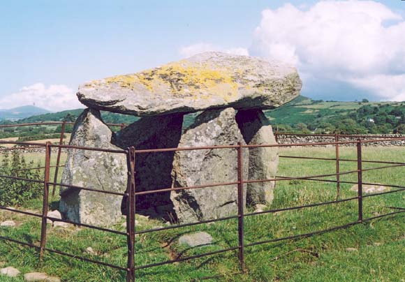 Cromlech Bachwen